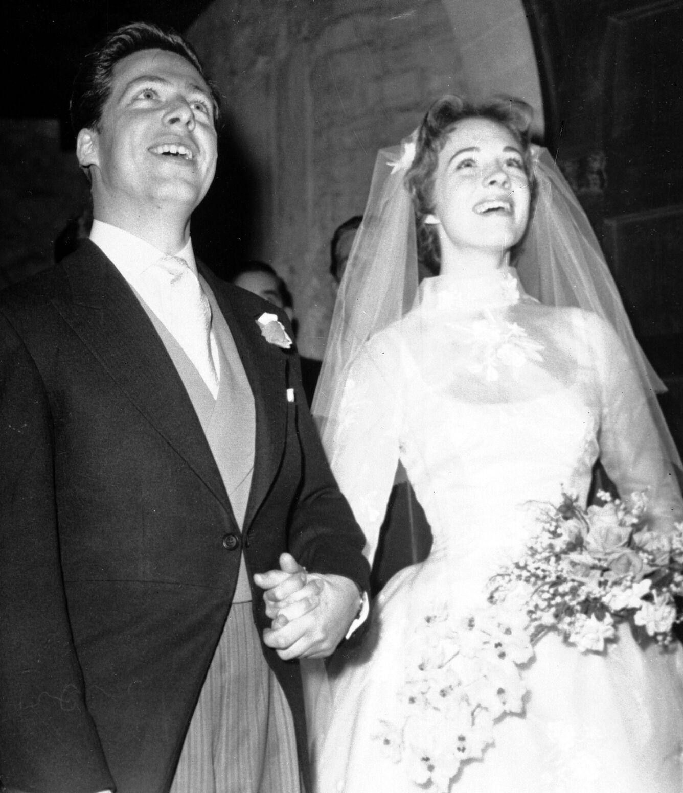 1959: Julie Andrews marries Tony Walton